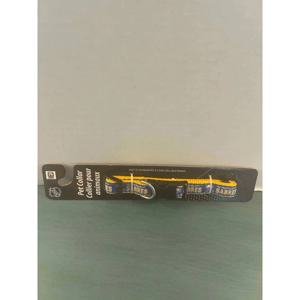Pets First NHL Buffalo Sabres Pet Collar Medium Blue Gold NWT Hockey Dog Cat